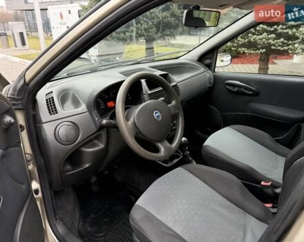 Бежевий Фіат Пунто, об'ємом двигуна 1 л та пробігом 220 тис. км за 2450 $, фото 12 на Automoto.ua