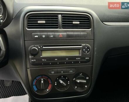 Фиат Пунто 2007 в Коломые на Automoto.ua Черный Фиат Пунто, объемом двигателя 1.37 л и пробегом 247 тыс. км за 3999 $, фото 2 на Automoto.ua