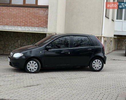 Черный Фиат Пунто, объемом двигателя 1.2 л и пробегом 182 тыс. км за 2299 $, фото 1 на Automoto.ua