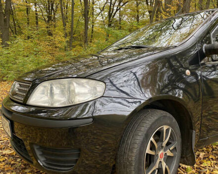 Фіат Пунто 2007 у Богуславе на Automoto.ua Чорний Фіат Пунто, об'ємом двигуна 1.24 л та пробігом 120 тис. км за 3250 $, фото 2 на Automoto.ua