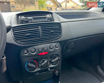 Чорний Фіат Пунто, об'ємом двигуна 1.2 л та пробігом 150 тис. км за 3990 $, фото 11 на Automoto.ua