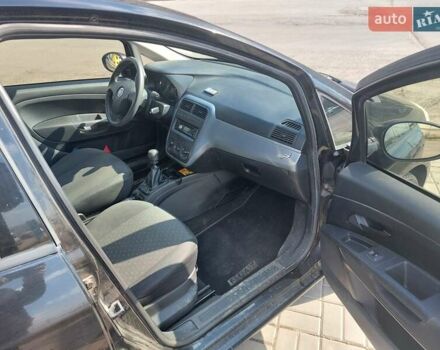 Черный Фиат Пунто, объемом двигателя 1.4 л и пробегом 248 тыс. км за 4200 $, фото 2 на Automoto.ua