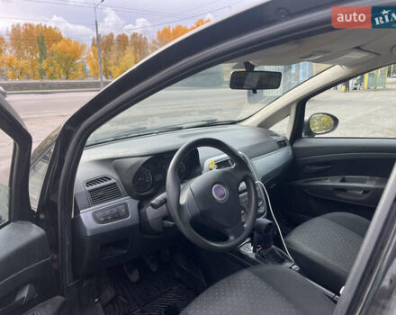 Черный Фиат Пунто, объемом двигателя 1.37 л и пробегом 190 тыс. км за 3300 $, фото 3 на Automoto.ua