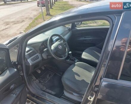 Черный Фиат Пунто, объемом двигателя 1.4 л и пробегом 248 тыс. км за 4200 $, фото 9 на Automoto.ua