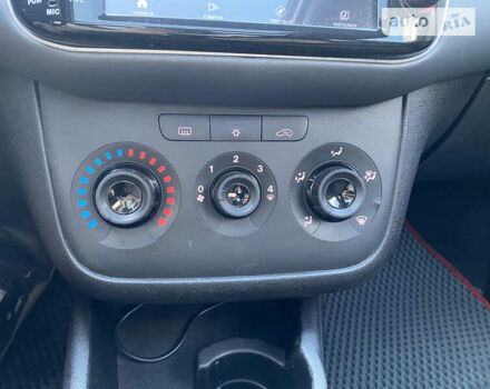 Черный Фиат Пунто, объемом двигателя 1.3 л и пробегом 220 тыс. км за 4800 $, фото 14 на Automoto.ua