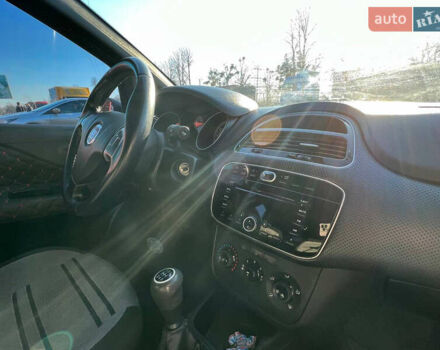 Чорний Фіат Пунто, об'ємом двигуна 1.3 л та пробігом 240 тис. км за 5800 $, фото 13 на Automoto.ua