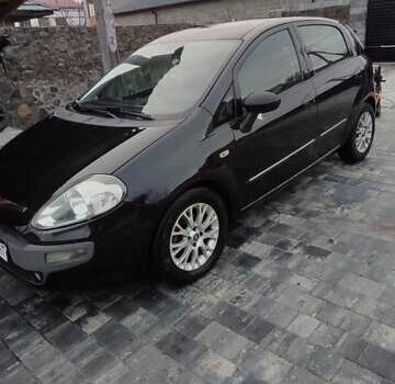 Черный Фиат Пунто, объемом двигателя 1.3 л и пробегом 305 тыс. км за 4999 $, фото 5 на Automoto.ua