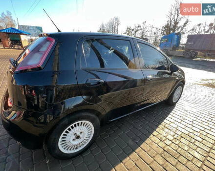 Чорний Фіат Пунто, об'ємом двигуна 1.3 л та пробігом 240 тис. км за 5800 $, фото 6 на Automoto.ua