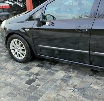 Черный Фиат Пунто, объемом двигателя 1.3 л и пробегом 305 тыс. км за 4999 $, фото 2 на Automoto.ua