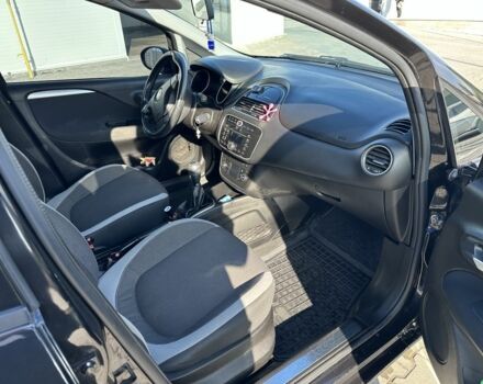 Черный Фиат Пунто, объемом двигателя 1.2 л и пробегом 245 тыс. км за 4900 $, фото 5 на Automoto.ua