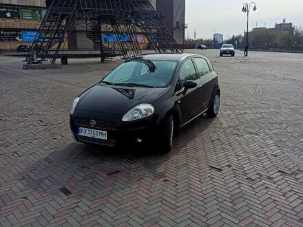 Фіат Пунто 2010 у Харкові на Automoto.ua Чорний Фіат Пунто, об'ємом двигуна 1.4 л та пробігом 188 тис. км за 4700 $, фото 1 на Automoto.ua
