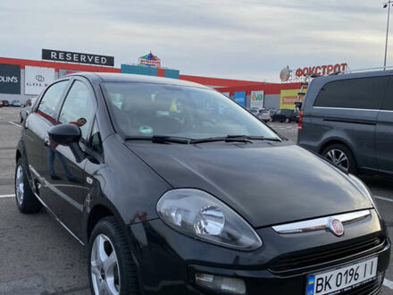 Фиат Пунто 2011 в Ровно на Automoto.ua Черный Фиат Пунто, объемом двигателя 1.4 л и пробегом 126 тыс. км за 6100 $, фото 1 на Automoto.ua