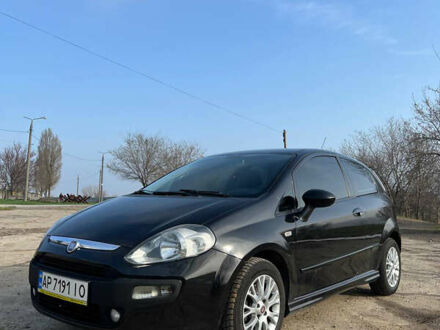 Фиат Пунто 2011 в Запорожье на Automoto.ua Черный Фиат Пунто, объемом двигателя 1.3 л и пробегом 272 тыс. км за 4999 $, фото 1 на Automoto.ua