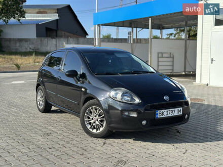 Фиат Пунто 2012 в Ромнах на Automoto.ua Черный Фиат Пунто, объемом двигателя 1.25 л и пробегом 239 тыс. км за 5400 $, фото 1 на Automoto.ua