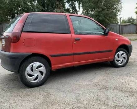 Красный Фиат Пунто, объемом двигателя 1.2 л и пробегом 290 тыс. км за 950 $, фото 2 на Automoto.ua
