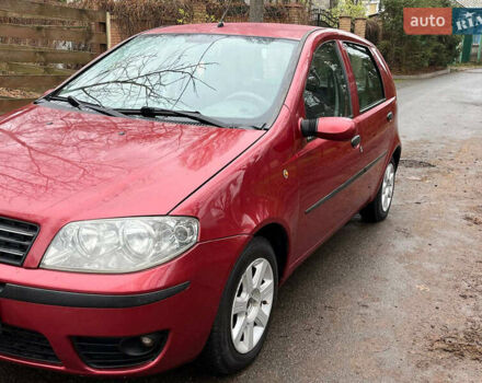 Красный Фиат Пунто, объемом двигателя 1.3 л и пробегом 234 тыс. км за 3990 $, фото 2 на Automoto.ua