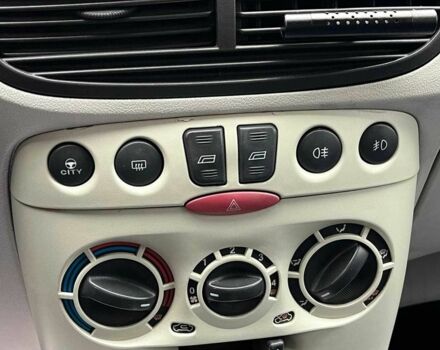 Красный Фиат Пунто, объемом двигателя 1.3 л и пробегом 234 тыс. км за 3990 $, фото 8 на Automoto.ua