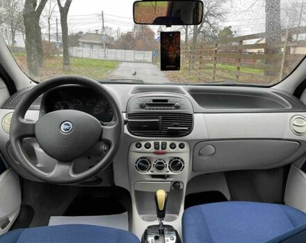 Красный Фиат Пунто, объемом двигателя 1.3 л и пробегом 234 тыс. км за 3990 $, фото 3 на Automoto.ua