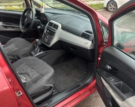 Красный Фиат Пунто, объемом двигателя 1.4 л и пробегом 360 тыс. км за 2600 $, фото 5 на Automoto.ua