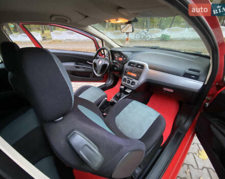 Фиат Пунто 2007 в Ровно на Automoto.ua Красный Фиат Пунто, объемом двигателя 1.37 л и пробегом 120 тыс. км за 4300 $, фото 12 на Automoto.ua