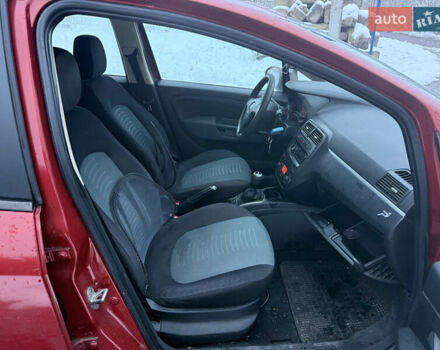 Красный Фиат Пунто, объемом двигателя 1.37 л и пробегом 115 тыс. км за 3000 $, фото 16 на Automoto.ua