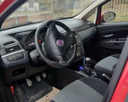 Красный Фиат Пунто, объемом двигателя 1.4 л и пробегом 247 тыс. км за 2450 $, фото 15 на Automoto.ua