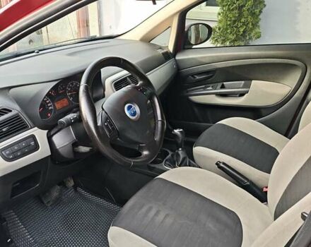 Красный Фиат Пунто, объемом двигателя 1.37 л и пробегом 110 тыс. км за 5300 $, фото 6 на Automoto.ua