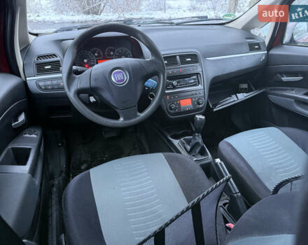 Красный Фиат Пунто, объемом двигателя 1.37 л и пробегом 115 тыс. км за 3000 $, фото 13 на Automoto.ua