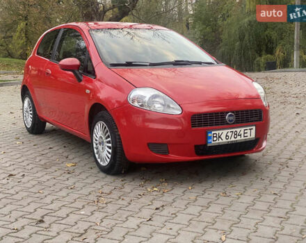 Фиат Пунто 2007 в Ровно на Automoto.ua Красный Фиат Пунто, объемом двигателя 1.37 л и пробегом 120 тыс. км за 4300 $, фото 6 на Automoto.ua