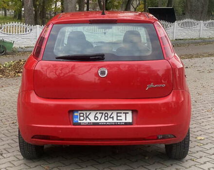 Фиат Пунто 2007 в Ровно на Automoto.ua Красный Фиат Пунто, объемом двигателя 1.37 л и пробегом 120 тыс. км за 4300 $, фото 3 на Automoto.ua