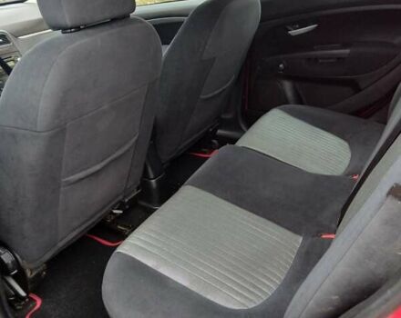 Красный Фиат Пунто, объемом двигателя 1.4 л и пробегом 247 тыс. км за 2450 $, фото 16 на Automoto.ua