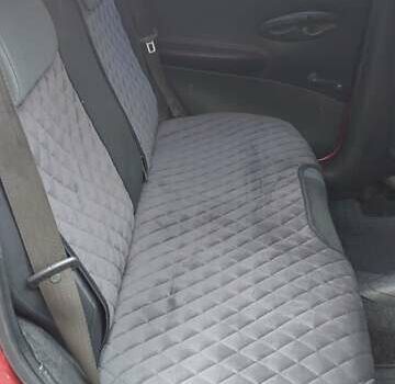 Красный Фиат Пунто, объемом двигателя 1.24 л и пробегом 280 тыс. км за 2499 $, фото 3 на Automoto.ua