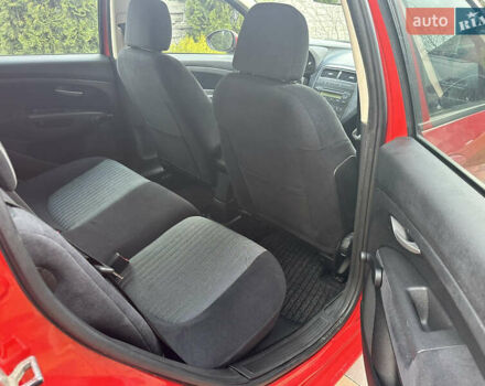 Червоний Фіат Пунто, об'ємом двигуна 1.4 л та пробігом 228 тис. км за 4000 $, фото 11 на Automoto.ua