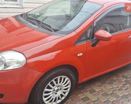 Красный Фиат Пунто, объемом двигателя 1.37 л и пробегом 174 тыс. км за 3500 $, фото 4 на Automoto.ua