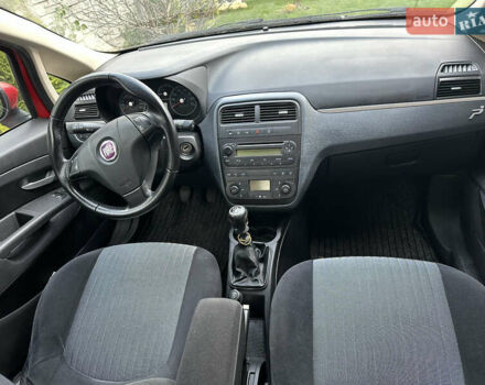 Червоний Фіат Пунто, об'ємом двигуна 1.4 л та пробігом 228 тис. км за 4000 $, фото 12 на Automoto.ua