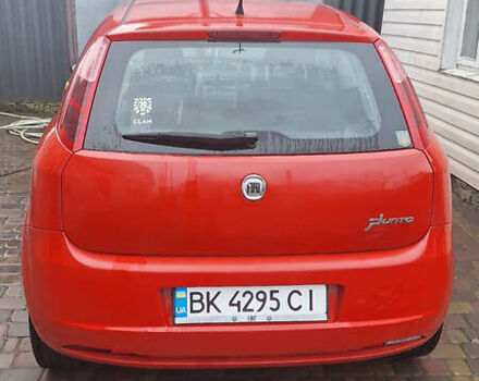 Красный Фиат Пунто, объемом двигателя 1.37 л и пробегом 174 тыс. км за 3500 $, фото 5 на Automoto.ua