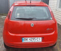 Красный Фиат Пунто, объемом двигателя 1.37 л и пробегом 174 тыс. км за 3500 $, фото 5 на Automoto.ua
