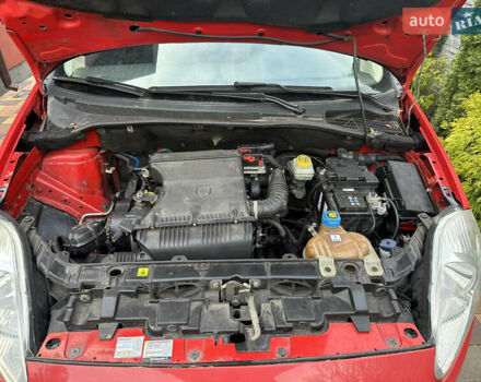 Червоний Фіат Пунто, об'ємом двигуна 1.4 л та пробігом 228 тис. км за 4000 $, фото 13 на Automoto.ua