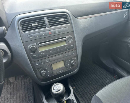 Червоний Фіат Пунто, об'ємом двигуна 1.4 л та пробігом 228 тис. км за 4000 $, фото 10 на Automoto.ua