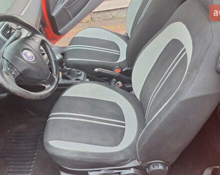 Красный Фиат Пунто, объемом двигателя 1.37 л и пробегом 174 тыс. км за 3500 $, фото 1 на Automoto.ua