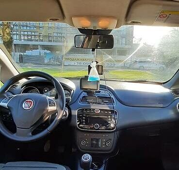 Красный Фиат Пунто, объемом двигателя 1.2 л и пробегом 313 тыс. км за 4000 $, фото 18 на Automoto.ua