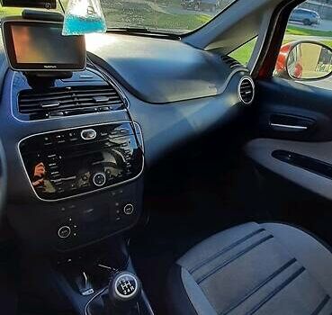 Красный Фиат Пунто, объемом двигателя 1.2 л и пробегом 313 тыс. км за 4000 $, фото 24 на Automoto.ua