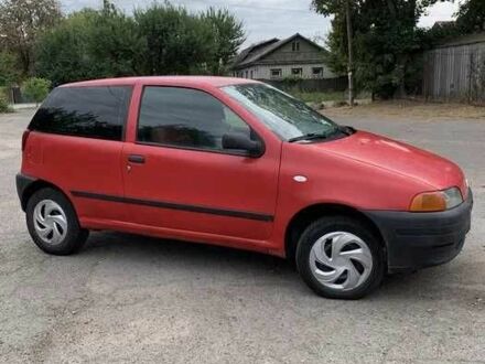 Фиат Пунто 1993 в Одессе на Automoto.ua Красный Фиат Пунто, объемом двигателя 1.2 л и пробегом 290 тыс. км за 950 $, фото 1 на Automoto.ua