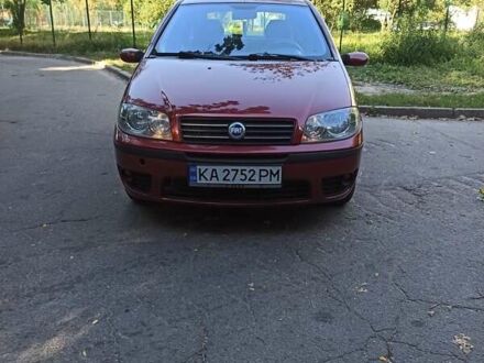 Фіат Пунто 2004 у Києві на Automoto.ua Червоний Фіат Пунто, об'ємом двигуна 1.24 л та пробігом 233 тис. км за 3700 $, фото 1 на Automoto.ua
