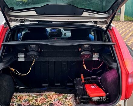 Серый Фиат Пунто, объемом двигателя 1.4 л и пробегом 204 тыс. км за 1800 $, фото 7 на Automoto.ua