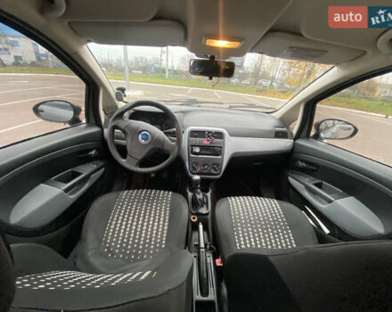 Серый Фиат Пунто, объемом двигателя 1.24 л и пробегом 185 тыс. км за 4000 $, фото 13 на Automoto.ua