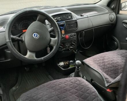 Серый Фиат Пунто, объемом двигателя 1.2 л и пробегом 182 тыс. км за 4100 $, фото 4 на Automoto.ua