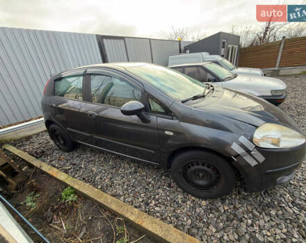 Серый Фиат Пунто, объемом двигателя 1.24 л и пробегом 200 тыс. км за 2400 $, фото 4 на Automoto.ua