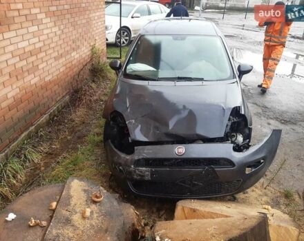 Серый Фиат Пунто, объемом двигателя 1.25 л и пробегом 280 тыс. км за 1000 $, фото 5 на Automoto.ua