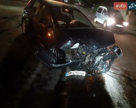 Серый Фиат Пунто, объемом двигателя 1.25 л и пробегом 280 тыс. км за 1000 $, фото 8 на Automoto.ua